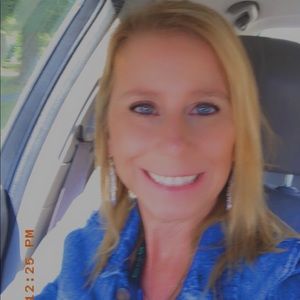 Meet your Posher, Denise